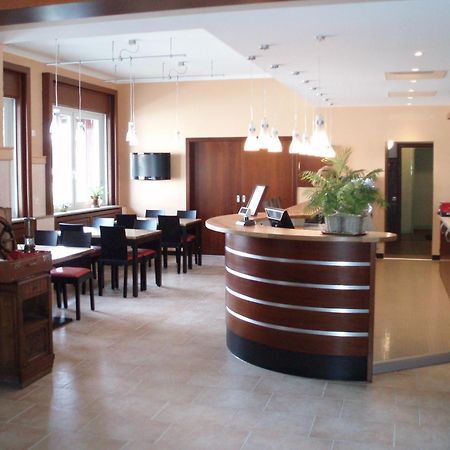 La Table Alsacienne Otel Farébersviller Dış mekan fotoğraf